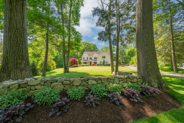 27 HUCKLEBERRY HILL RD, BROOKFIELD, CT 06804 - Image 1